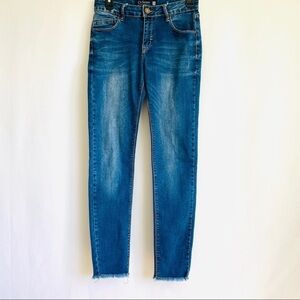 CiSono Jeans Frayed Bottoms Size 29